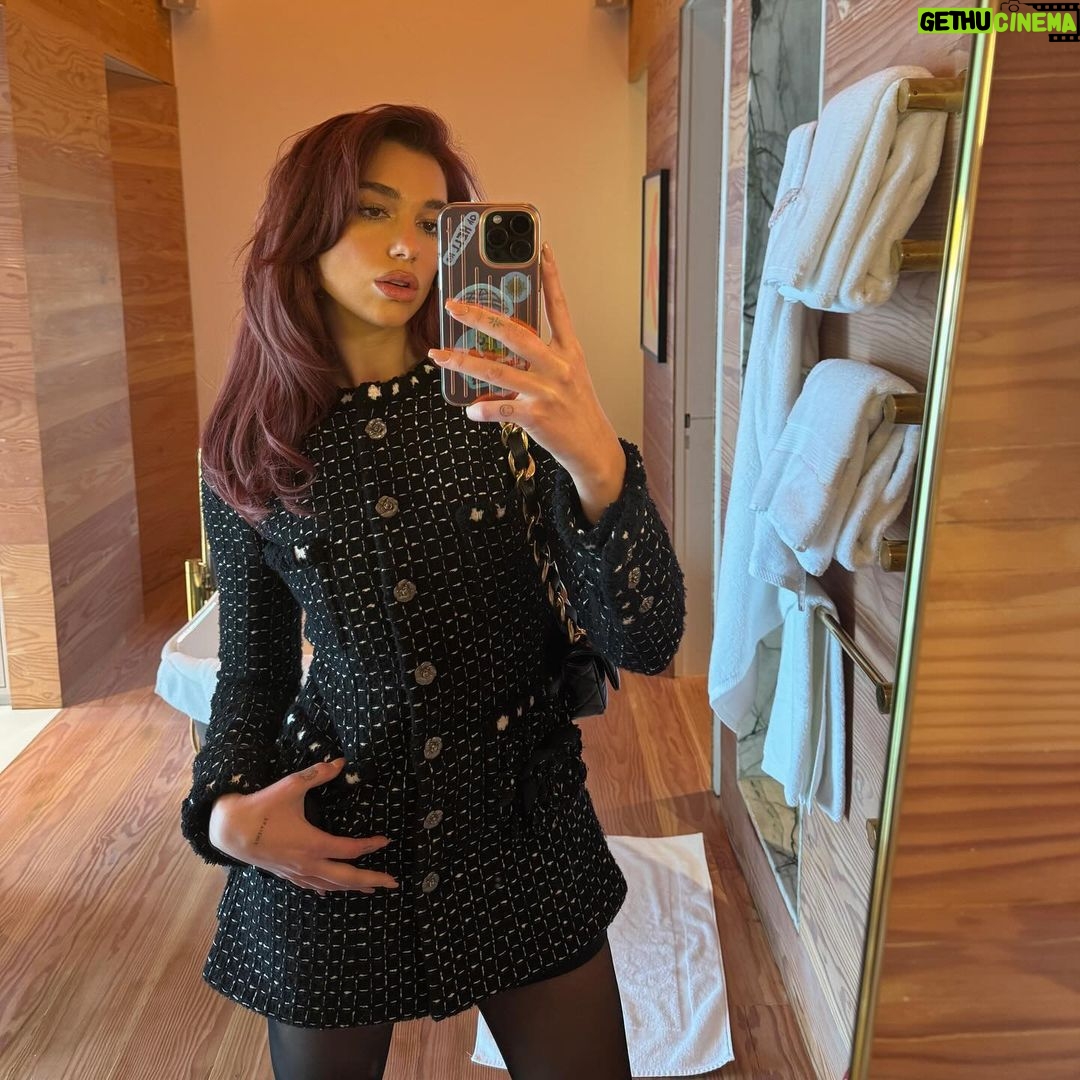 Dua Lipa Instagram - just 🫂🫂🫂🫂🫂🫂