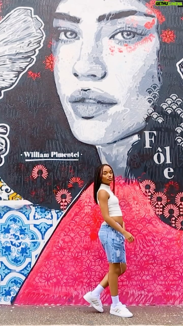 Duda Pimenta Instagram - É do Brasil-sil-sil! Se tem uma tendência que eu tô amando é a famosa BrazilCore e sabe onde você encontra ela? No @mercadolivre é óbvio 💚💛💙 Vem se jogar nessa tendência também e aproveita o Meli+ para arrasar no frete grátis e ainda ter acesso aos melhores streamings. Imperdível meu amor, partiu BrazilCore! #ChegouChegando #BBB24 #publi