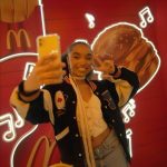 Duda Pimenta Instagram - Essa pergunta é fácil, né? Conta aqui nos comentários também como foi sua curtição com #MéquiNoTheTown 🍔✨ E vcs sabem que é edição limitada né? Então aproveitem enquanto há tempo 🤭