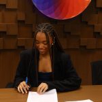 Duda Pimenta Instagram – Já está disponível o primeiro episódio da segunda temporada de “Tá On”, lá no canal da TV ZYN e eu tô feliz dms em poder compartilhar que mais uma vez estarei no comando desse programa que eu AMO fazer e que agora vai mostrar tudo sobre os bastidores de “A Infância de Romeu e Julieta”, a mais nova novela do SBT, com curiosidades, entrevistas com elenco e muito mais, tá imperdível.

Então pode avisar que a mamãe aqui tá mais on do que nunca, chique com contrato assinado lindamente e com encontro marcado com todos vocês toda quinta-feiras sempre às 17h00, no canal da TV ZYN no YouTube SBT – Sistema Brasileiro De Televisão