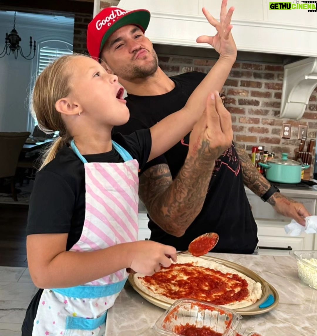 Dustin Poirier Instagram - Happy Birthday to my baby girl!! 7 already! I love you so much!! Chase your dreams sweetheart ❤️ Lafayette, Louisiana