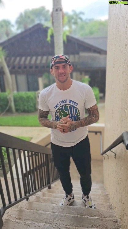 Dustin Poirier Instagram - Don't let it rain on your parlays! Get the best odds at @realmybookie UFC 289 tomorrow night and its easy. Make picks watch fights get Paiiid!!! Promo code: Dustin 💰 💸 💲
