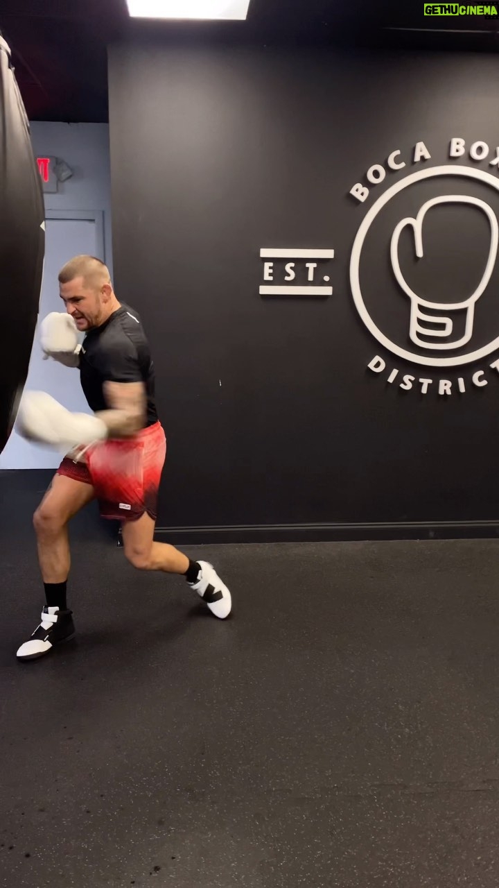 Dustin Poirier Instagram - Work time! 💎 Boca Boxing District