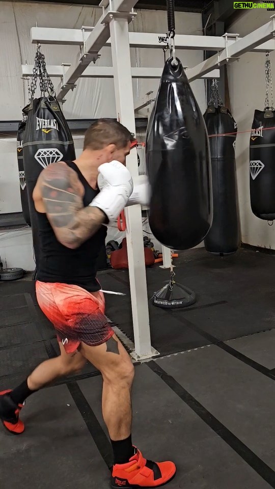 Dustin Poirier Instagram - A little touch N go at the 💎 Training Center @tlfapparel #PaidInFull #takelifefurther