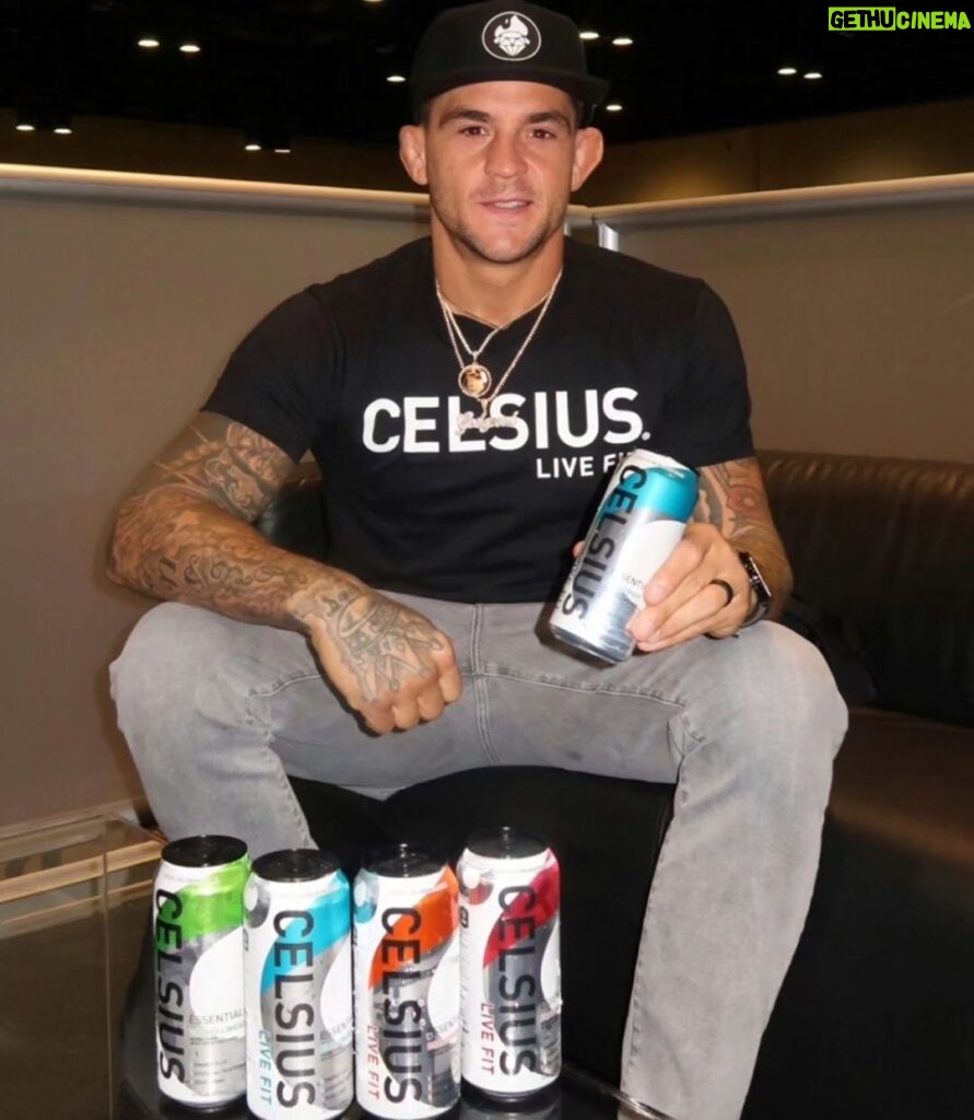 Dustin Poirier Instagram - Had a great time with the @celsiusofficial crew last weekend at Olympia launching the new essentials line👊 #livefit Orlando, Florida