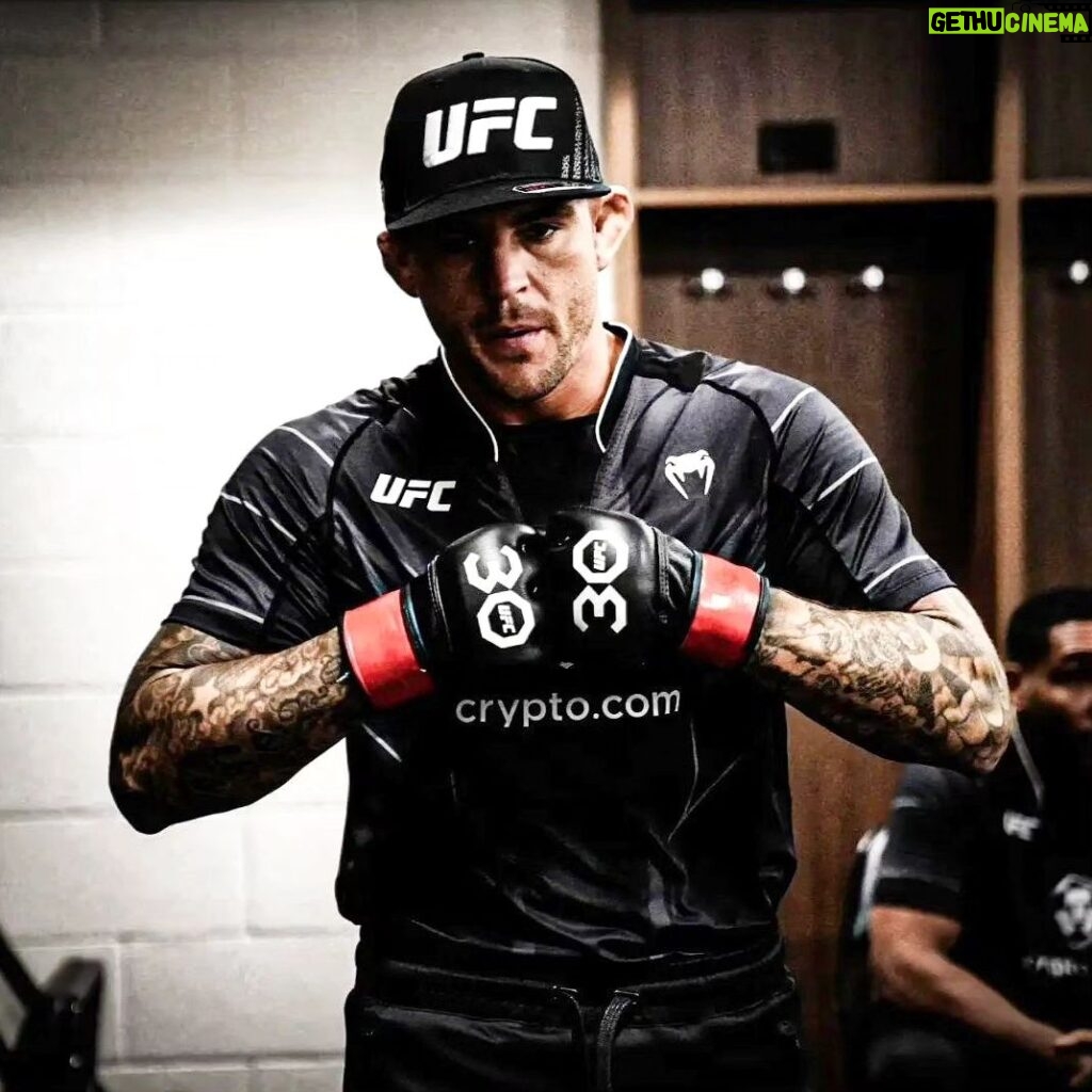 Dustin Poirier Instagram - Only a few know this feeling. Got your team with you, but you're still alone. The world is waiting, you know you've prepared the best possibly yet anything can happen.. and it does. I love it. Theater of the unknown #PaidInFull ##ElDiamante