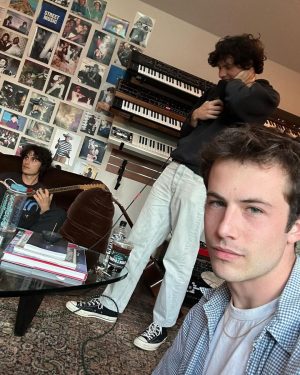 Dylan Minnette Instagram - 👋