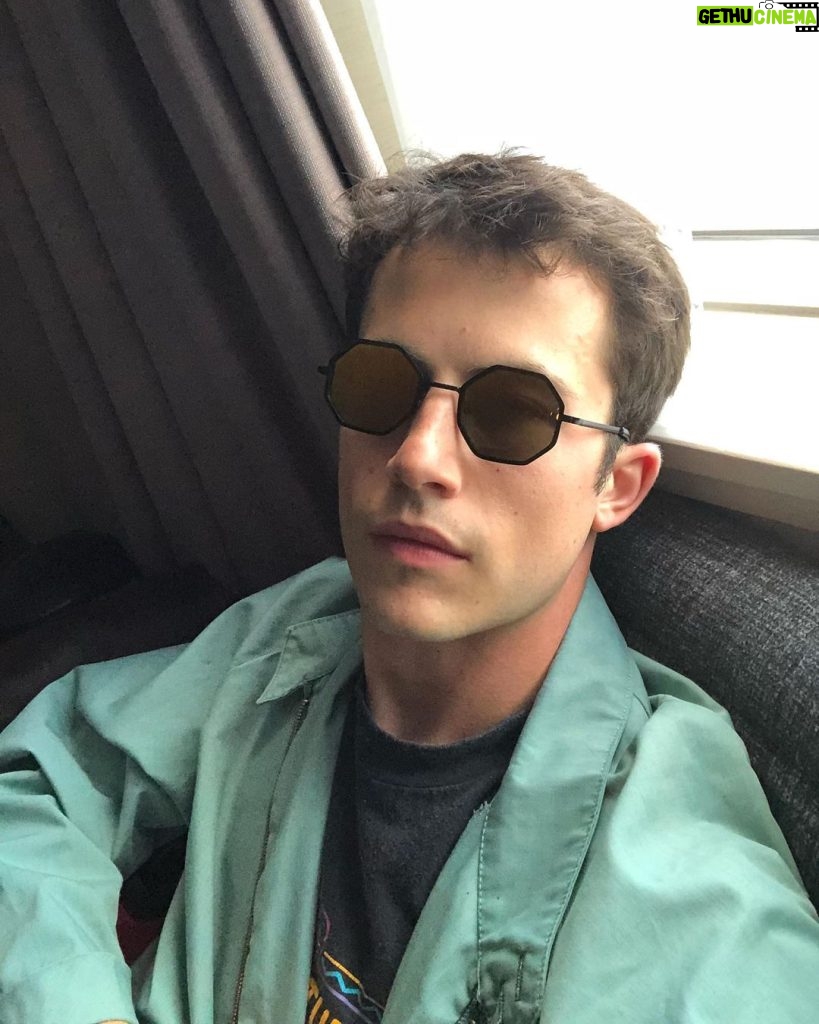 Dylan Minnette Instagram - real or photoshop