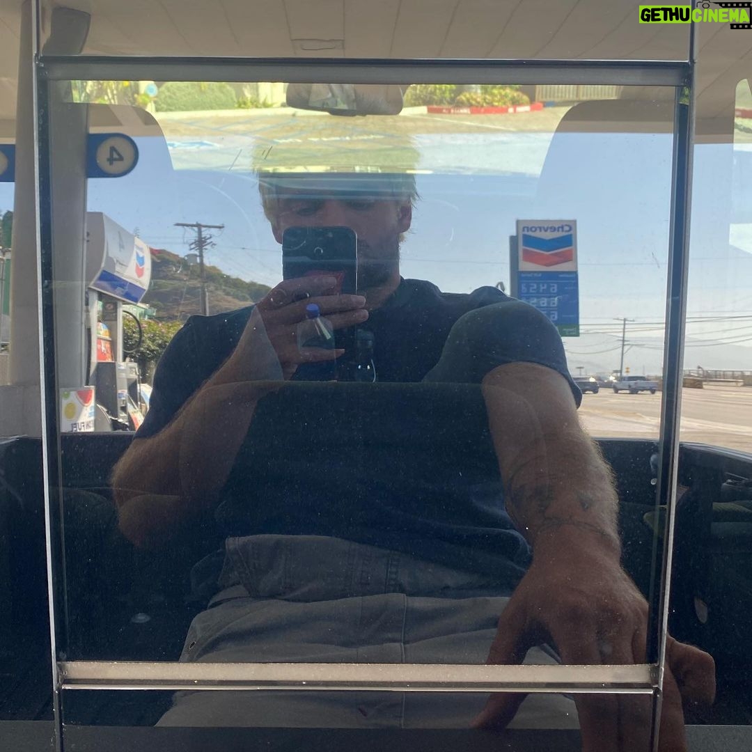 Dylan Sprayberry Instagram - Hit the road Jack