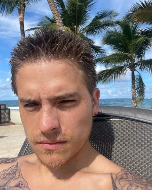 Dylan Sprouse Instagram - I’m a little late because I was having a riot. Happy new year to you all, here are some pics as a sum up