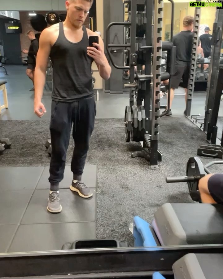 Dylan Sprouse Instagram - Used to wear a shirt in the pool as a kid so I decided in my late twenties I wanted to change my body and become a meat head. This is my meat head post. Been a long slog but I’m proud of the progress I’ve made and I ain’t done yet Hyperbolic Time Chamber