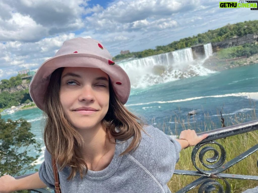 Dylan Sprouse Instagram - Swipe for the FULL NIAGARA FALLS EXPERIENCE Niagara Falls, Ontario