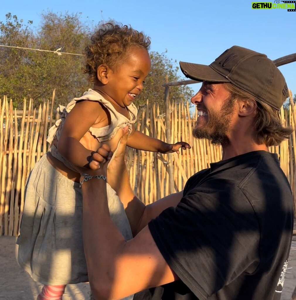 Dylan Thiry Instagram - Des retrouvailles vraiment…😍❤️ @pournosenfants.ong Madagascar
