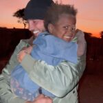 Dylan Thiry Instagram – Un peu d’amour avant d’aller dormir… Je me suis absenté seulement 4 heures et le manque se fait déjà ressentir des deux côtés… je me sent obligé chaque soir avant d’aller dormir de leur dire bonne nuit. Trop d’amour 😍🥰❤️ @pournosenfants.ong Madagascar