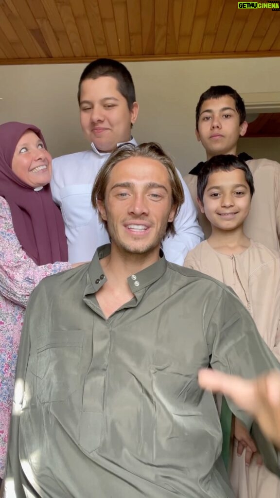 Dylan Thiry Instagram - On vous souhaite à tous et à toutes un bon ramadan en famille Inshallah 🤲🏼 (premier jour de Ramadan ensemble pour nous) Al Hamdoulillah ❤ Luxembourg