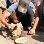 Dylan Thiry Instagram - 36 jours sur le territoire de Madagascar… 36 jours intenses et si inoubliables ! Ils sont marqués en moi à jamais. Ces moments, ces sourires, la peur parfois…. Mon coeur a souvent été déchiré face à certaines scènes dont j’ai été témoin. 💔 J’aurais tant aimé demeurer encore là bas plus longtemps… mais ma vie personnelle me rattrape… mon arrière-grand-mère ne sort plus de son lit. La construction de la maison de ma maman est en cours depuis mon départ et je me dois d’être sur place pour finaliser certains points. Pour veiller et m’assurer que tout se déroule convenablement. Ma santé aussi Mon travail a été mis de côté pendant un mois, il est temps de reprendre du service. Mais une chose est sûre, je reviendrai plus fort que jamais avec une équipe solide que je vais constituer dans les prochains jours. @pournosenfants.ong Ce n’est pas un adieu, ce n’est pas un « au revoir », c’est un « à bientôt ». Merci Allah de m’avoir protégé durant ce voyage humanitaire 🤲🏼 Al Hamdoulillah je rentre en vie auprès de ma famille… Merci à vous tous ! A tout ceux qui m’ont suivis durant ce voyage humanitaire vous avez été ma force, mon soutien et ma protection sur ce voyage et surtout merci au peuple Malgache de m’avoir ouvert les portes de chez vous, de m’avoir si bien accueilli dans votre pays. 🤲🏼 Vous êtes peut être le 4ieme pays le plus défavorisé du monde, mais vous êtes un des pays les plus riches du coeur. ❤️ Je vous aime, et à jamais vous êtes gravés en moi. LOVE YOU MADAGASCAR 🇲🇬 Est-ce que je suis fier de moi ? Je ne sais pas.. J’aurais tant aimé faire encore plus… Ce n’est pas assez ! Ce n’est pas suffisant car ils méritent plus. Est-ce que je vais revenir Madagascar ? Oui c’est une certitude et une promesse du coeur. J’ai une équipe, une petite fille et des milliers d’enfants qui comptent sur nous aujourd’hui ! 👧🏽👶🏼🧒🏾 Une phrase de fin ? Non. Ce n’est pas la fin. Ces enfants n’ont pas besoin de nous demain, ils avaient besoin de nous hier. 🌍 @pournosenfants.ong