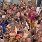 Dylan Thiry Instagram - 600-700 enfants ont un repas chaud chaque jour grâce à vous 👏🏽👏🏾👏🏿 @pournosenfants.ong 😍 Madagascar