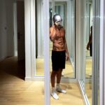 Dylan Thiry Instagram - Bonne journée à tous 🌍❤️ J'pars et tu l'sais, c'est abusé comment tu l'fais J'mеrde, tu veux qu'on réessayе J'ai un mauvais tempérament, tu l'sais, hey, hey J'sors et tu l'sais, c'est abusé comment tu l'fais J'merde, tu veux qu'on réessaye…