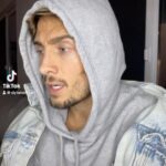 Dylan Thiry Instagram - En ce moment, la plus grande prison à ciel ouvert - Gaza est bombardée. Gaza tous nos duas sont liés à vous. Faites des duas pour nos frères et sœurs. #freepalestine
