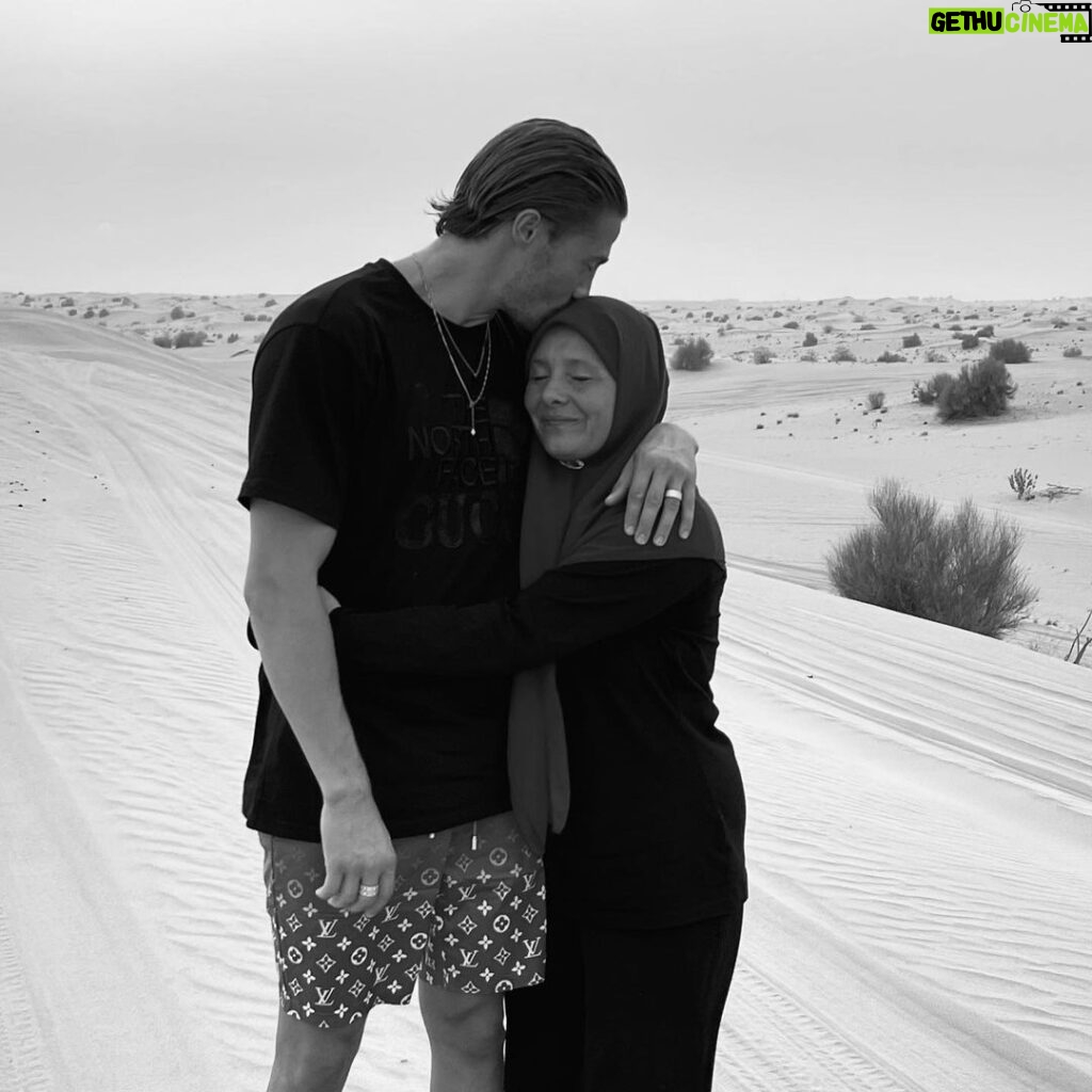 Dylan Thiry Instagram - MAMAN 🖤 Dubai Desert Safari