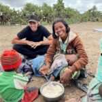 Dylan Thiry Instagram - La barrière de la langue n’est parfois qu’un détail… Par un regard ou par un sourire, il peut y avoir tellement de partages et d’émotions. 🇲🇬😍 #madagascar Madagascar