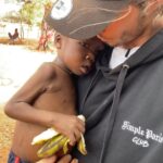 Dylan Thiry Instagram - Je promets de ne pas te lâcher mon garçon je suis avec toi et à tes côtés même si le monde s’y oppose ! @pournosenfants.ong 🌍