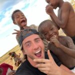 Dylan Thiry Instagram – Avec mes gars, nous on est ensemble ça bouge pas 👊🏾😍 @pournosenfants.ong merci beaucoup Madagascar