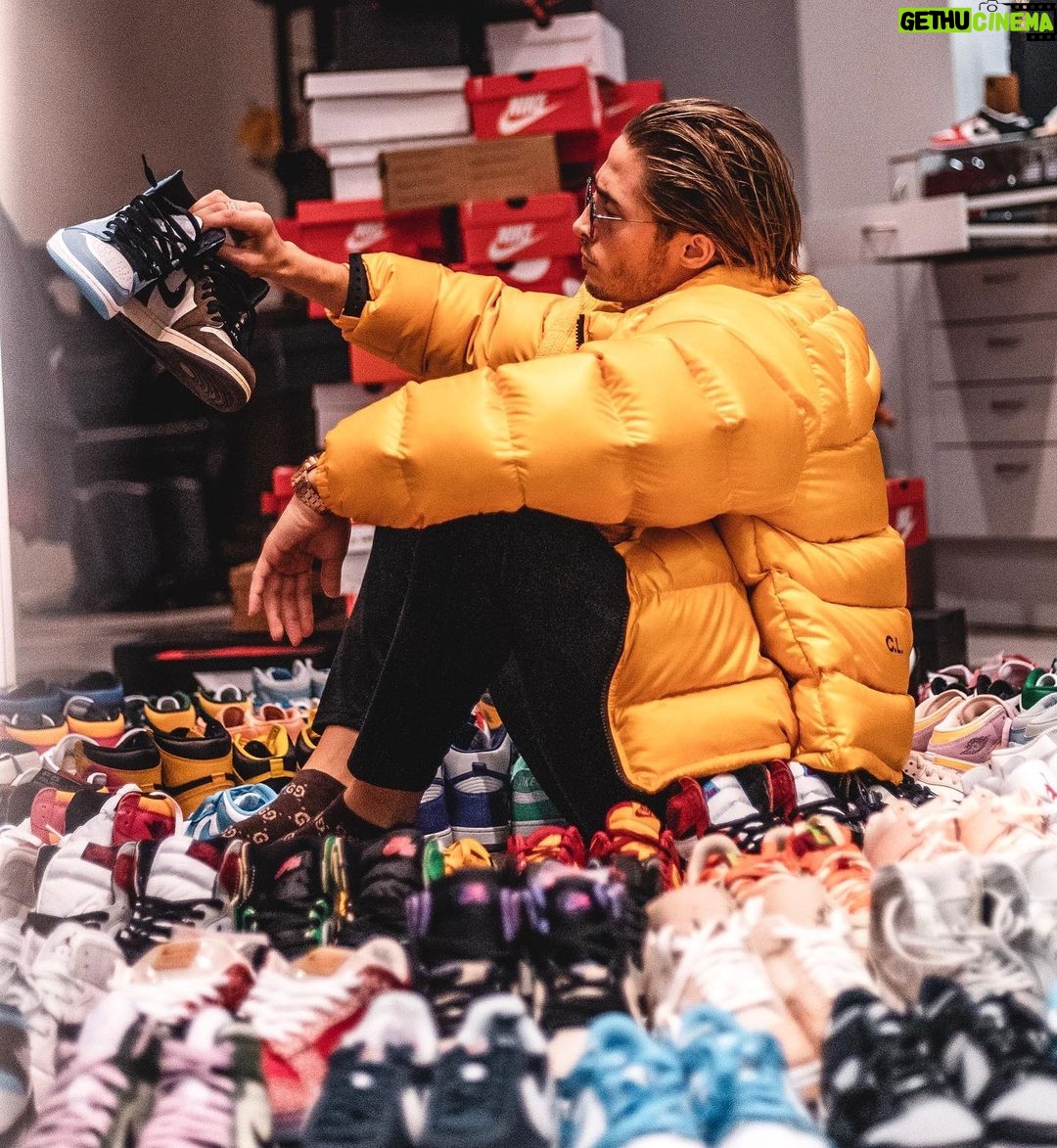 Dylan Thiry Instagram - #CONCOURS 🎁 On a une grosse surprise pour vous, avec @f5supply on a décidé de vous faire gagner 3 bon d’achats ! 2 x 500€ + 1 x 1000€ à dépenser dans nos 3 magasins 📍Platesteen 12 , 1000 Bruxelles 📍Avenue Louise 27 , 1060 Saint-Gilles 📍Kustlaan 213 , 8300 Knokke-Heist Pour participer 📲 - FOLLOW @f5supply & @dylanthiry + tag 2 amis en commentaire ✅ 🎁 BONUS : Pour plus de chance , reposter la photo en nous identifiant dans ta story BONNE CHANCE À TOUS 🙏🏼