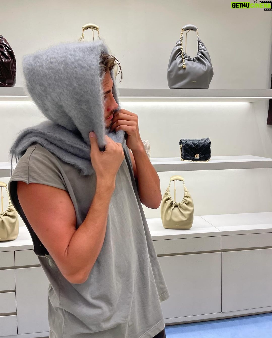 Dylan Thiry Instagram - Al Salam Aleykoum Everyone 🤍🤍🤍 Dubai, United Arab Emirates