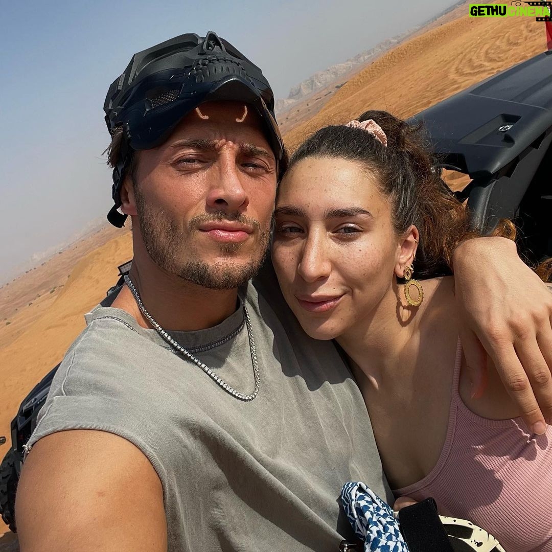 Dylan Thiry Instagram - Les meilleurs moments d’une vie sont ceux en famille @noe.tattooart 🏜️ Merci pour l’accueil : @vip.o_desert.dxb 🇦🇪 Dubai Desert Safari