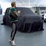 Dylan Thiry Instagram - Hâte de vous faire découvrir ma nouvelle voiture à votre avis j’ai choisi quoi ? 🥰😍 Luxury Lounge