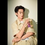 Dylan Wang Instagram – 柑橘的清新环绕开来, 檀香木被栀子花的芬芳引出几分沉醉的味道。@Louisvuitton “星之城市”City of Stars 古龙水，仿佛开启奇妙嗅觉体验。
#Louisvuitton
#LVParfums