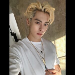 Dylan Wang Instagram - 动身。
 with Les Gastons Vuitton
#lesgastonsvuitton 
@louisvuitton 
@francescaamfitheatrof