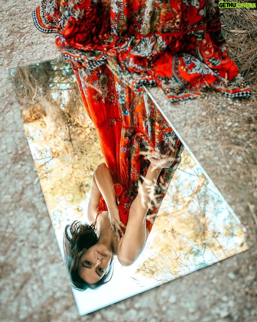 Ebru Gündeş Instagram - Ayna ... 📷 @sametgecek