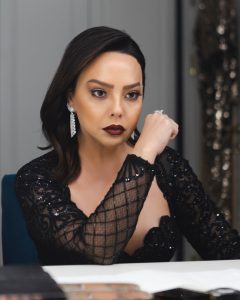 Ebru Gündeş Instagram - Sadece bakıyorum … Yakın zaman #tbt