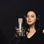 Ebru Gündeş Instagram - Stüdyodan sevgiler 🎤