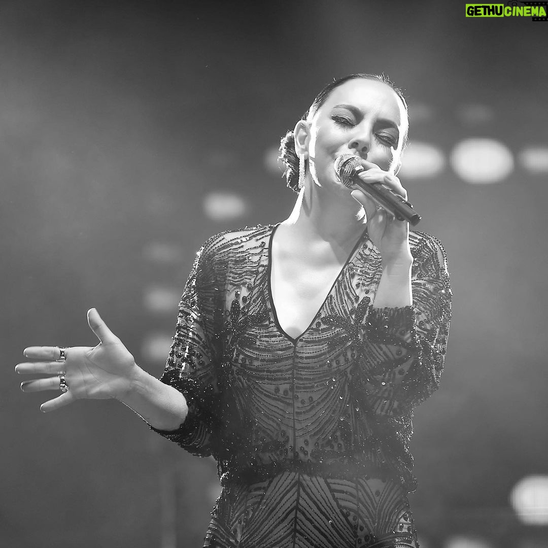Ebru Gündeş Instagram - Hafta sonu yine iki müthiş konser verdiğimiz doğrudur 😉😍