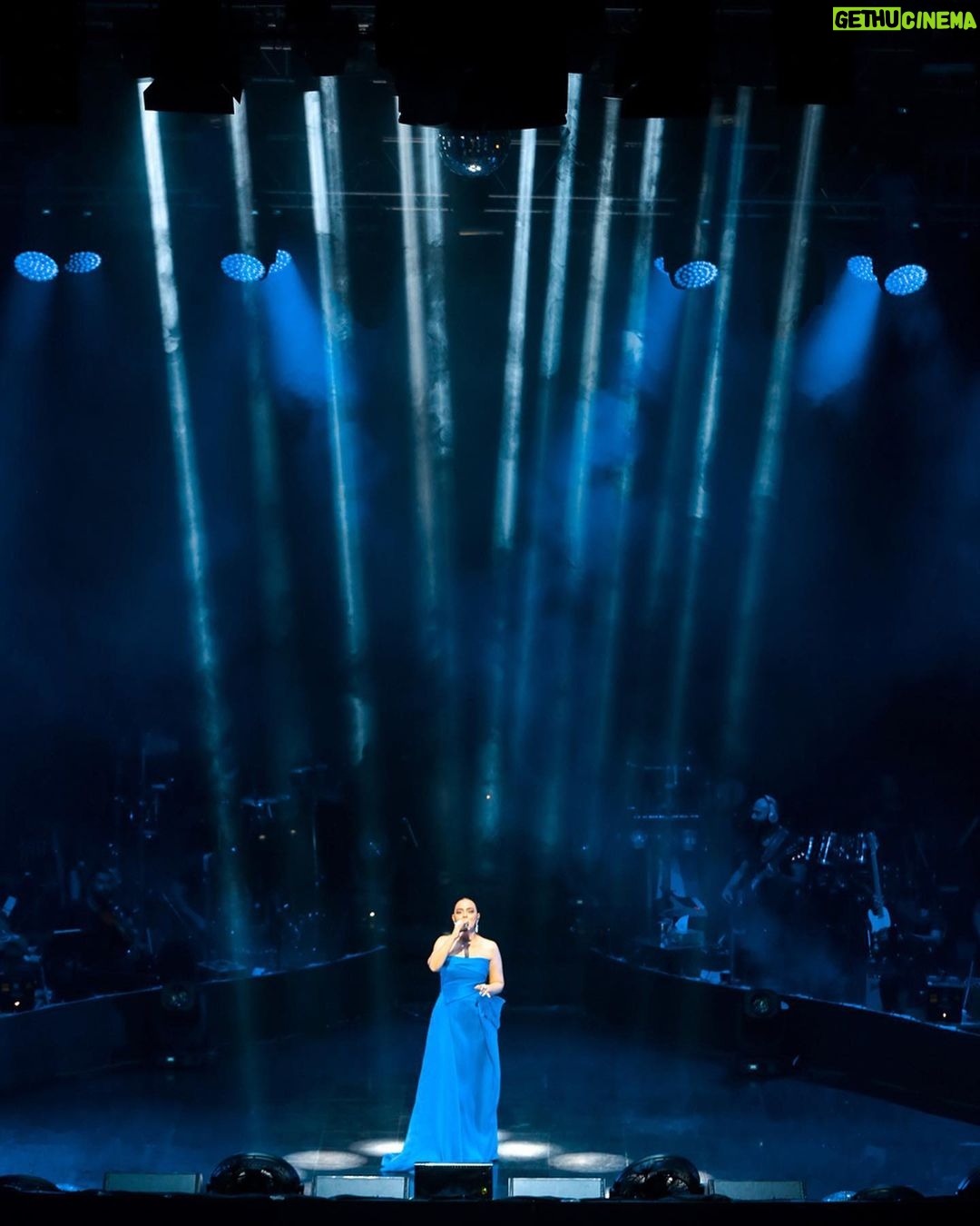 Ebru Gündeş Instagram - Beş günlük muhteşem Harbiye konserlerinden kalanlar vol.1 🎤😍 Her zamanki gibi beni yalnız bırakmadığınız için çok teşekkürler 💕🙏🏻