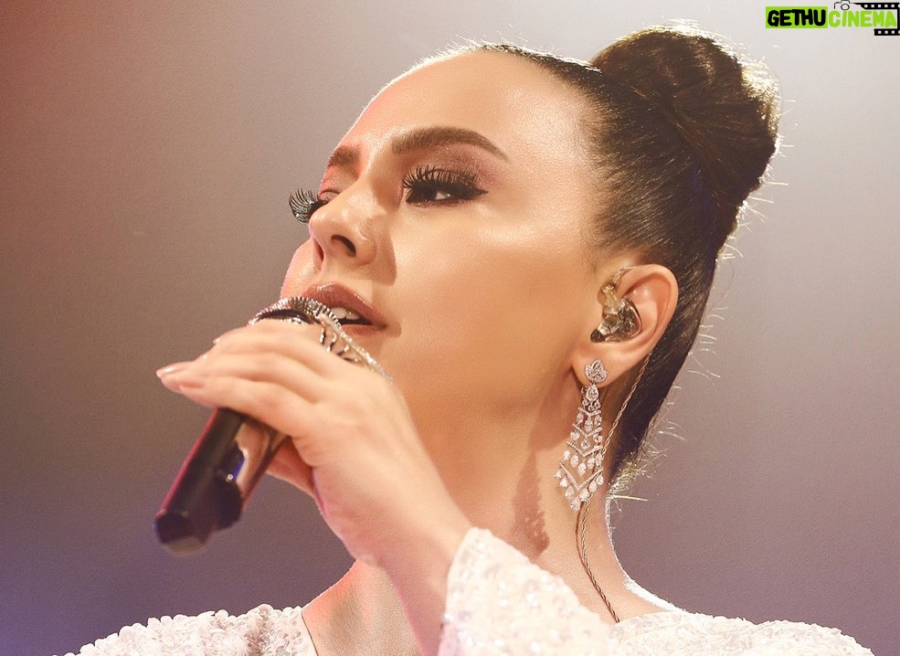 Ebru Gündeş Instagram - Bayramdan kalanlar 😍 Özlemişim çok 🎤