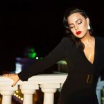 Ebru Gündeş Instagram - Kırmızı ruj sevdiğim doğrudur 😍 Bu akşam da kırmızı sürülsün 💄