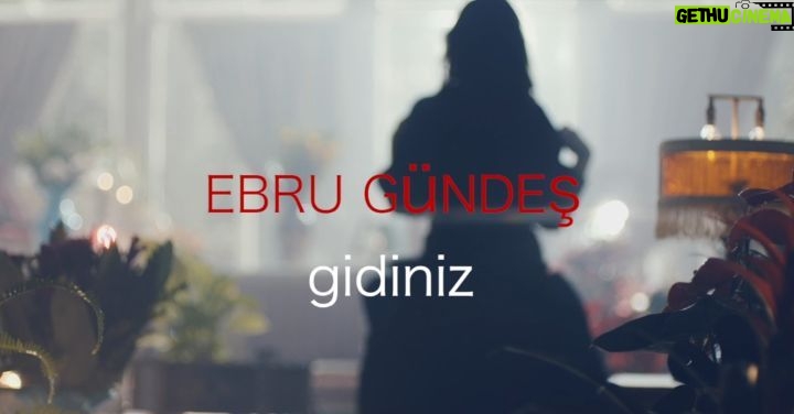 Ebru Gündeş Instagram - "Gidiniz" çok yakında youtube.com/EbruGundes kanalında! 🎤🎶❤