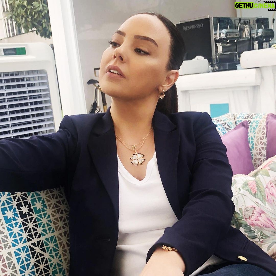 Ebru Gündeş Instagram - Selfie ile imtihanım 😂