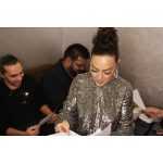 Ebru Gündeş Instagram - Ya bir şeyler anlatıyorum 💁🏻‍♀️ ya gülüyorum 😂 ya şarkı söylüyorum 🎤