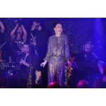 Ebru Gündeş Instagram - Ya bir şeyler anlatıyorum 💁🏻‍♀️ ya gülüyorum 😂 ya şarkı söylüyorum 🎤