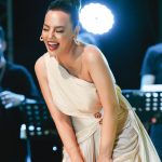 Ebru Gündeş Instagram - Sizinle beraber şarkı söylemenin beni çok mutlu ettiği doğrudur 🥰🙏🏻♥️