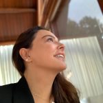Ebru Gündeş Instagram - “Gülmek hayatın en güzel eylemidir. Ve her ne varsa sizi bundan alıkoyan yok edin... “ Charlie Chaplin