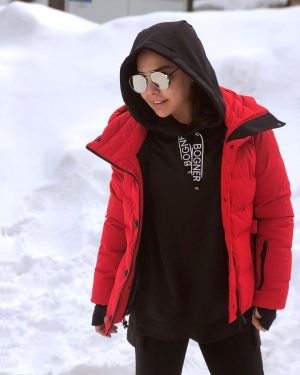 Ebru Gündeş Instagram - Eksik kalmama #tbt si 😂❄️