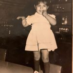Ebru Gündeş Instagram - Sahneye çıkmadığım yıllarda masaya çıkıp şarkı söylediğim doğrudur 😉😄 #tbt