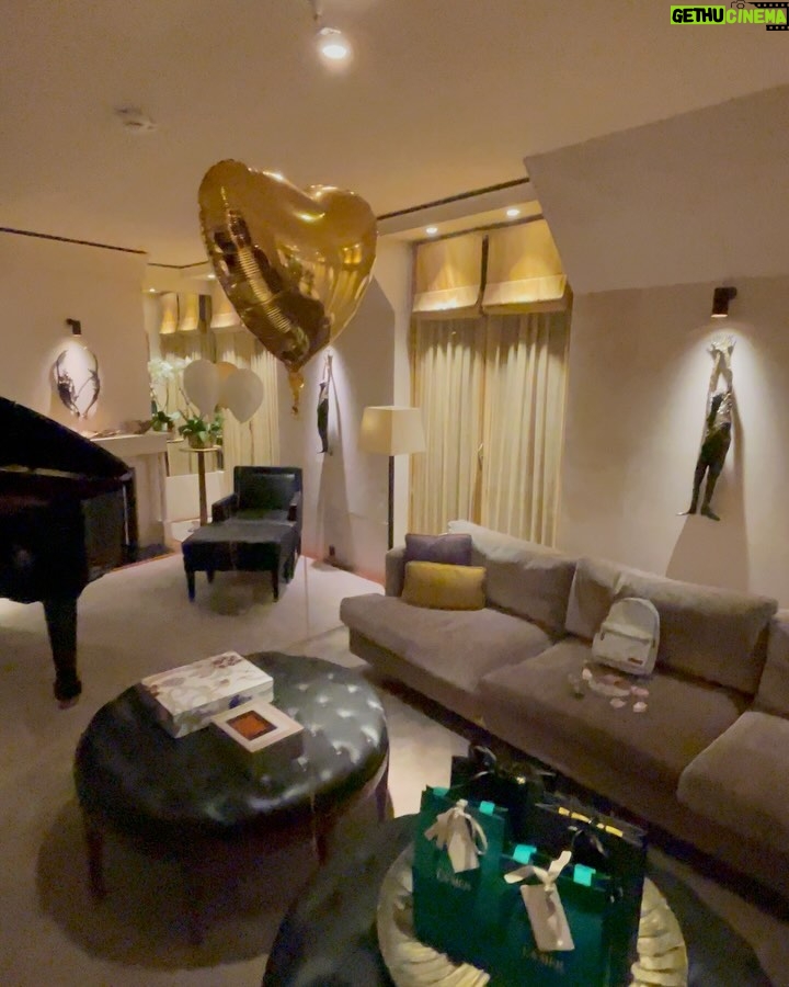 Ed Westwick Instagram - paris tango Park Hyatt Paris-Vendome
