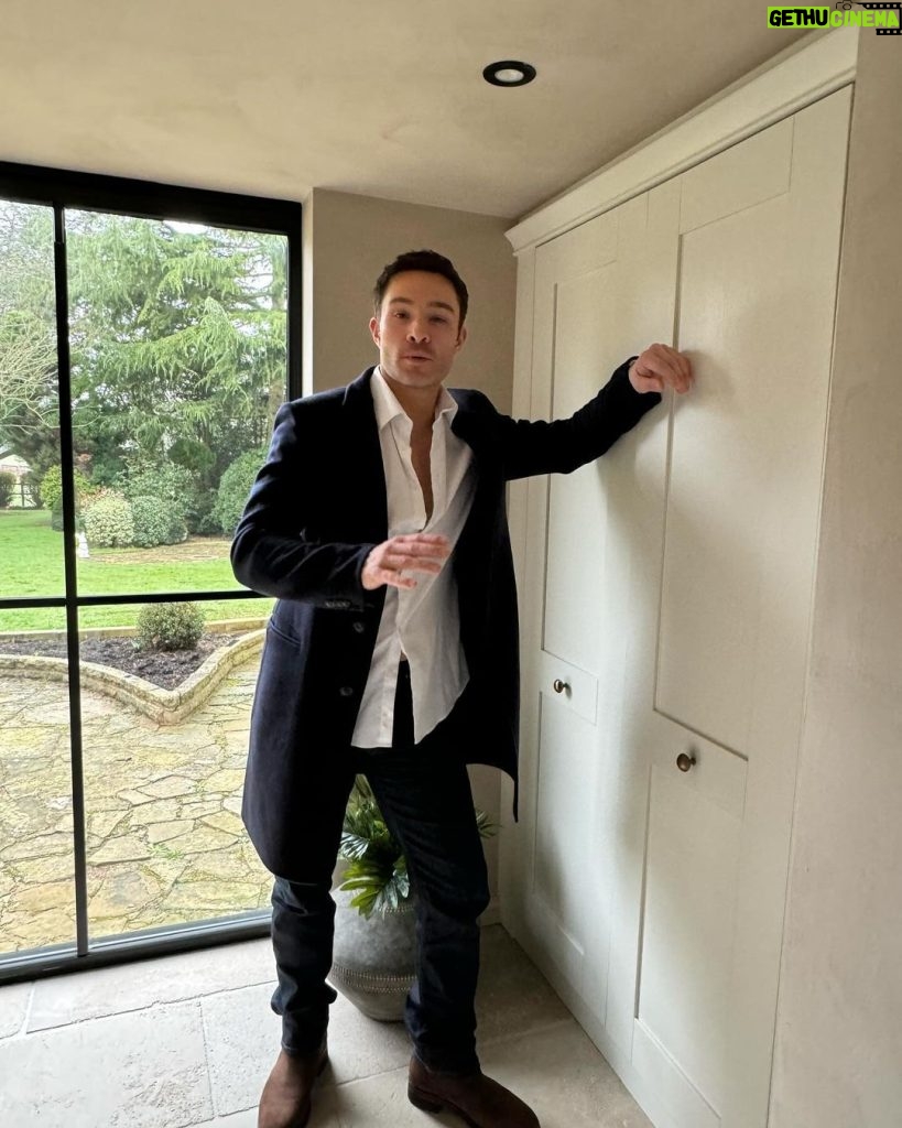 Ed Westwick Instagram - Come on in guys! Another peak inside my home and the work we have been doing!! @hammonds_uk getting me suited and booted!🔥🔥🔥